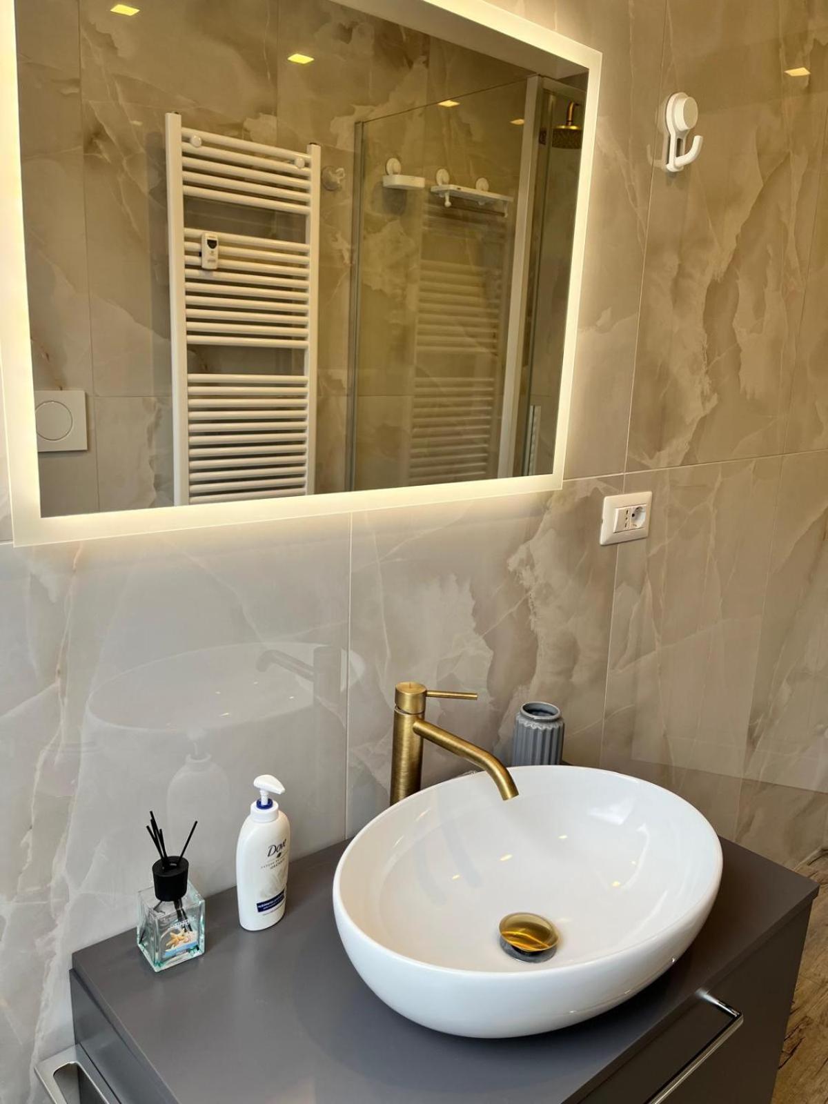 Apartment On The Square Рим Екстериор снимка